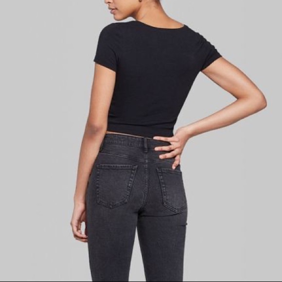 Wild Fable Cropped Short Sleeve V-Neck T-Shirt Blk - Picture 3 of 4